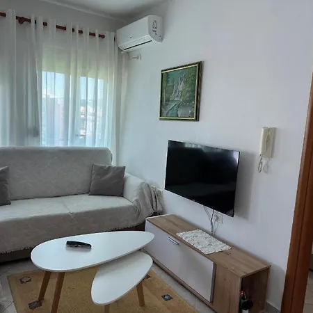 New Boulevard Hosted By Endrit & Adela Appartement Tirana